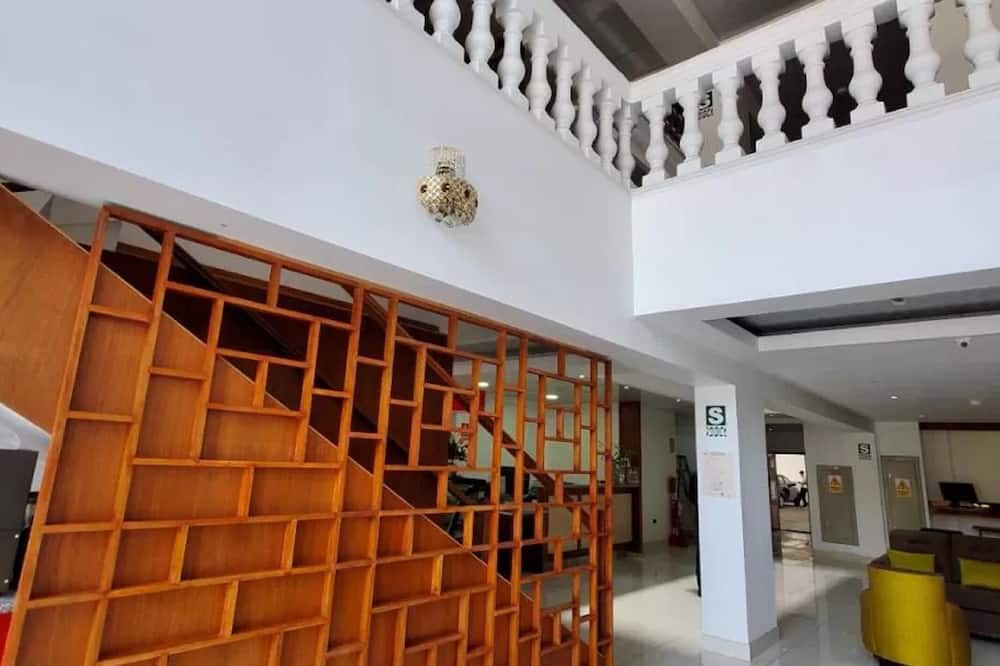 La Luna Inn