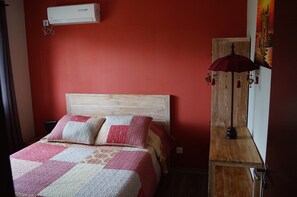 Bungalow, Garden View (Around The World ) | Premium bedding, blackout curtains, soundproofing, free WiFi