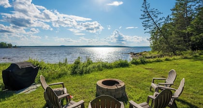 Haus am Meer am Strand, in der Nähe von Acadia und Bar Harbor! 2018 renoviert! A / C.