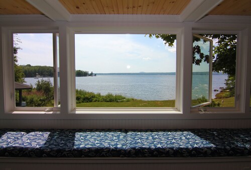 Beachfront Getaway: Acadia & Bar Harbor, A/C, Fire Pit, Gazebo-New for 2025.