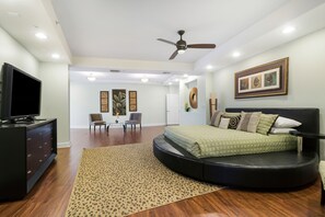 3 室のベッドルーム、アイロン / アイロン台、WiFi (無料)、ベッドシーツ