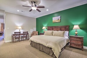 1 bedroom, iron/ironing board, Internet, bed sheets - Anderson Creek Resort Condo on Golf Course w/ Pool (Spring Lake)