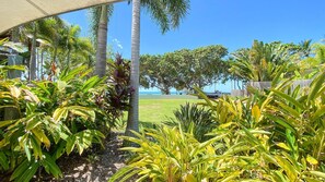 Property grounds - Essence Beachfront Retreat (Horseshoe Bay)