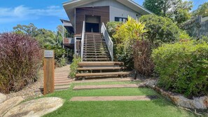 Exterior - Deb's Shed, Magnetic Island (Arcadia)