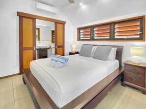 2 bedrooms, internet, bed sheets