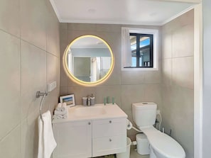Shower - Blue on Cockle (Cockle Bay)