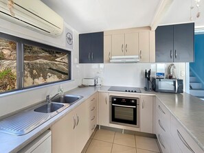 Fridge, oven, stovetop, toaster