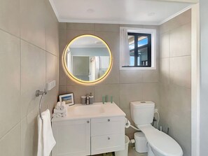 Shower - Blue on Cockle (Cockle Bay)