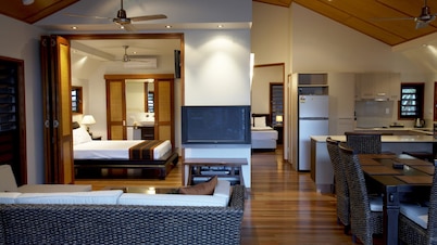 Pure Magnetic Villa 8