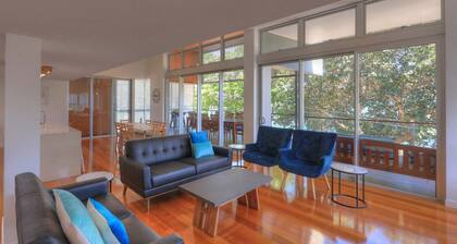 Maggies Beachfront Apt. 5