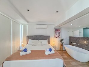 2 bedrooms, WiFi, bed sheets - Blue on Blue Apartment 1011 (Nelly Bay)