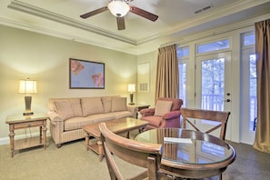 TV, DVD player, offices - Anderson Golf Club Condo w/ Community Amenities! (Spring Lake)