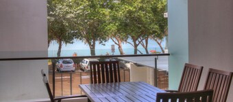 Maggies Beachfront Apt. 4