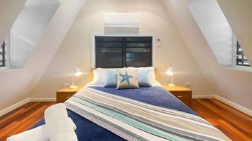 1 bedroom, bed sheets