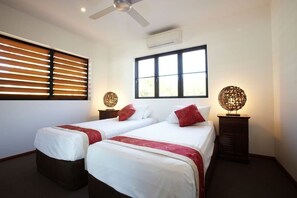 4 bedrooms, Internet, bed sheets - Villa Kembali, 19 Pacific Drive-BOM (Horseshoe Bay)