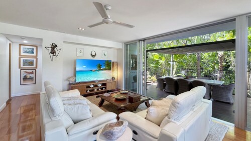 Maggies Beachfront Apt. 2