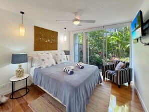 2 bedrooms, Internet, bed sheets - Maggies Beachfront Apartment 2, 1 Pacific Dri-BOM (Horseshoe Bay)
