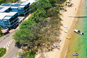 Beach nearby - Maggies Beachfront Apartment 11, 1 Pacific Dr-BOM (Horseshoe Bay)