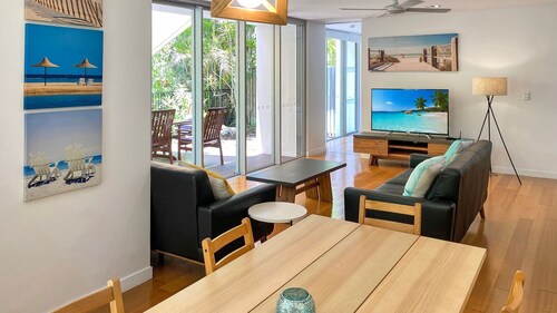 Maggies Beachfront Apt. 9