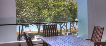 Maggies Beachfront Apt. 6