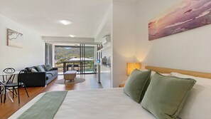 1 camera, accesso a Internet, lenzuola