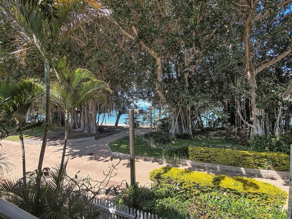 Property grounds - Picnic Bay Apartment U4, Ocean Views (Picnic Bay)
