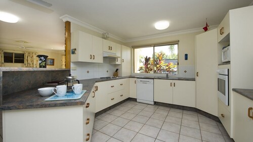 Island Dreams - Nelly Bay, QLD