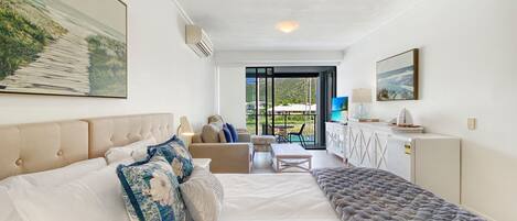 1 camera, accesso a Internet, lenzuola