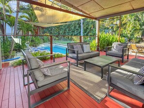 Terrace/patio - Serene Place (Nelly Bay)