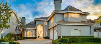 FIVE generous bedrooms and a REAL indoor Treehouse for kids - see our VIDEO!!