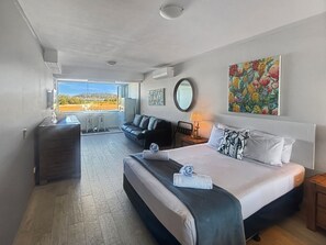1 bedroom, Internet, bed sheets - Blue on Blue Apartment 1272, 123 Sooning St-BOM (Nelly Bay)