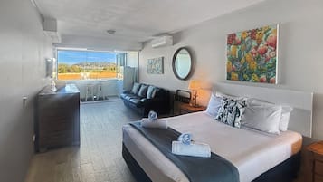 1 bedroom, internet, bed sheets