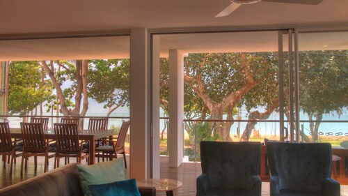 Maggies Beachfront Apt. 3