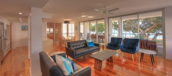 Maggies Beachfront Apt. 3