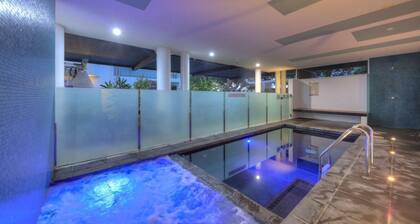 Maggies Beachfront Apt. 7