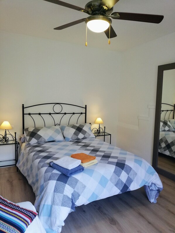 3 bedrooms, iron/ironing board, WiFi, bed sheets