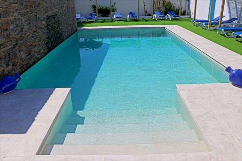 Bungalow avec piscine et WIFI . Conil
