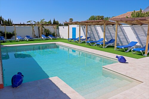 Bungalow avec piscine et WIFI . Conil