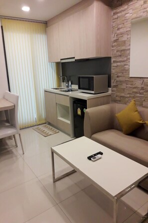 Living area - Arcadia Resort by Natcha (Pattaya)