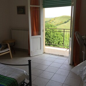 3 soverom, strykejern/-brett, wi-fi (inkludert) og sengetøy