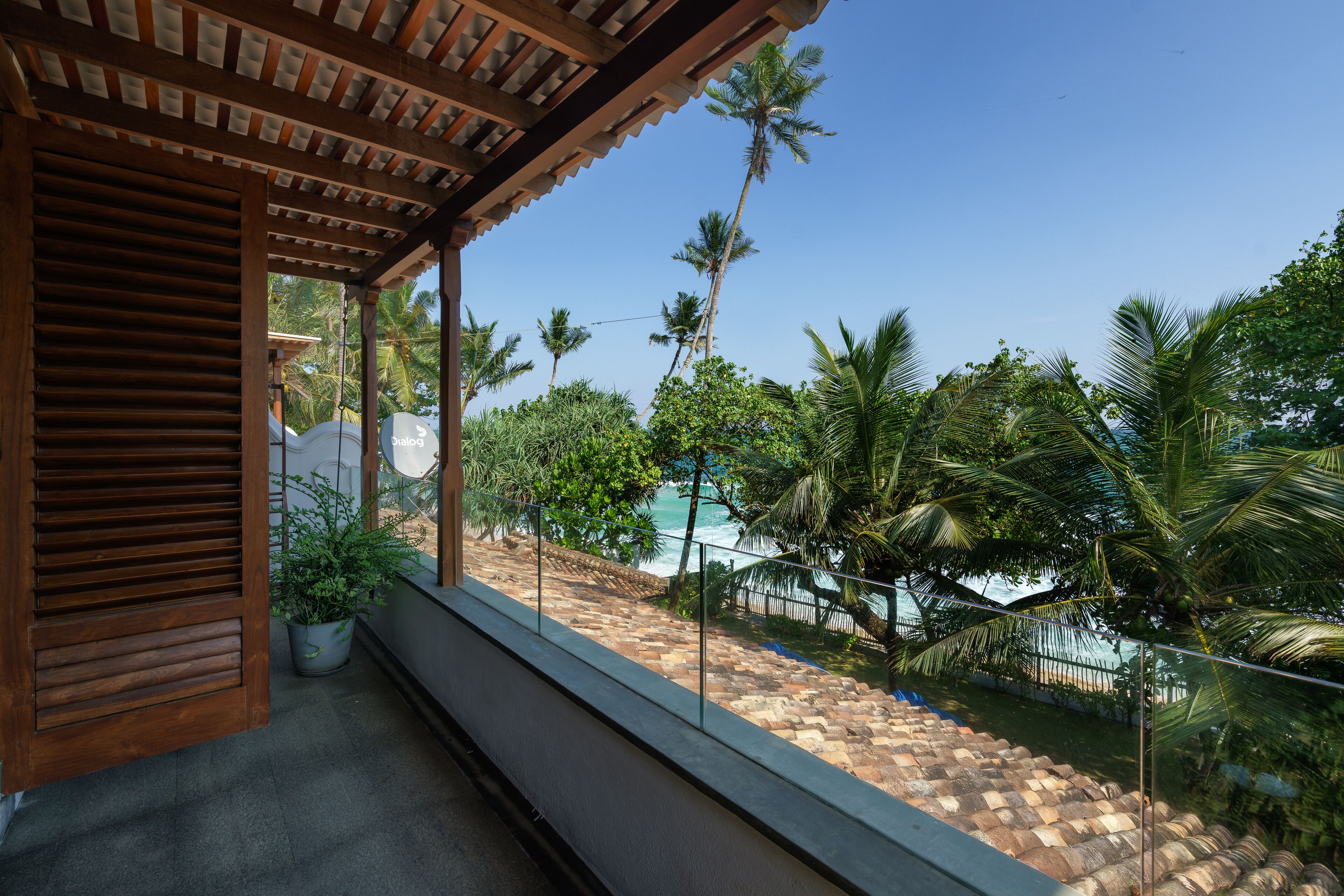 4 bedrooms, Egyptian cotton sheets, premium bedding, minibar