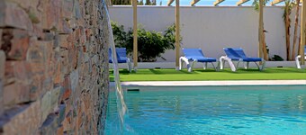 Bungalow with shared pool and free Wi-Fi