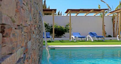 Bungalow with shared pool and free Wi-Fi