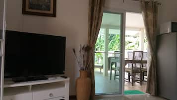 2-Bedroom Villa with Private Pool | Living area