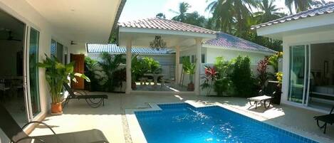 4 Bedrooms Villa | Terrace/patio