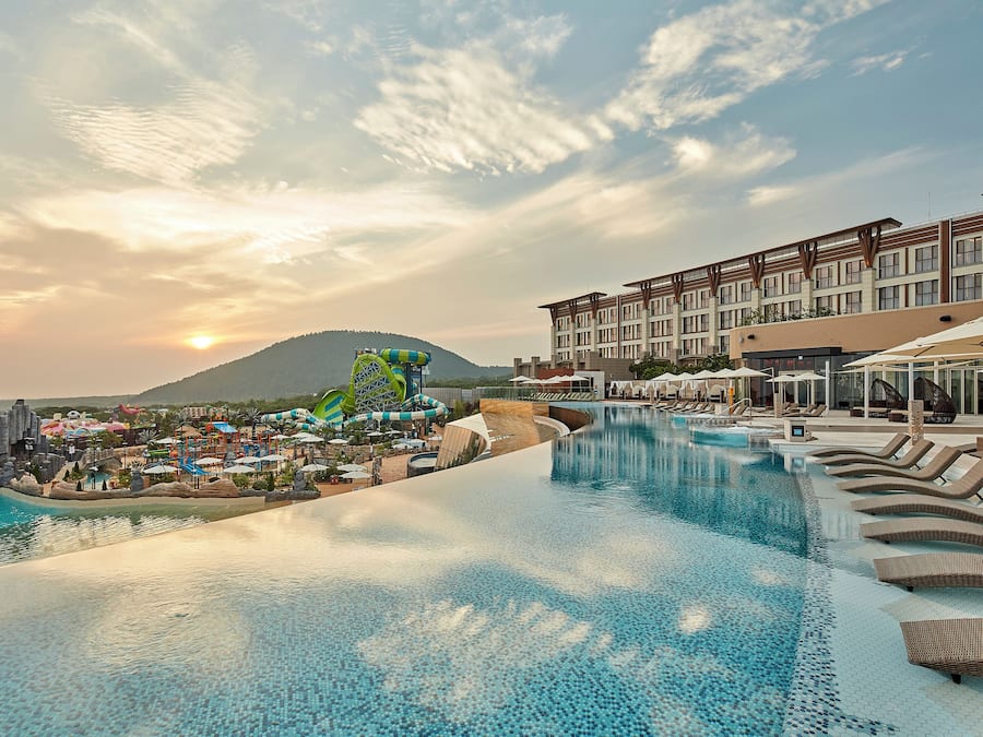 Indoor pool, outdoor pool, cabanas (surcharge), lifeguards on site