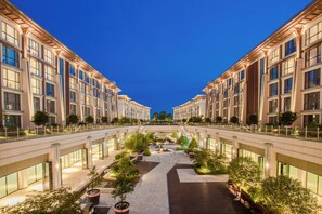 Property grounds - Shinhwa Jeju Shinhwa World Hotel & Resorts (Seogwipo)