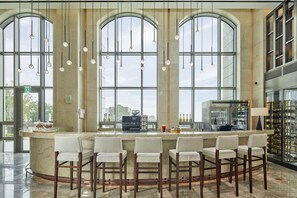 Abre solo algunos días (con vistas a la piscina)