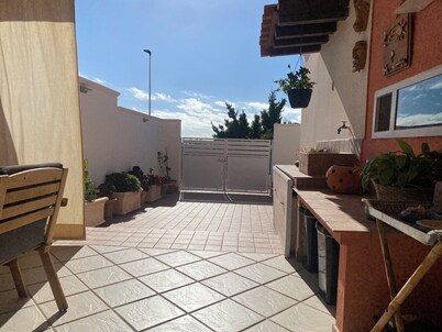 Toda la casa completa con todos los accesorios con vista panorámica y terraza externa.