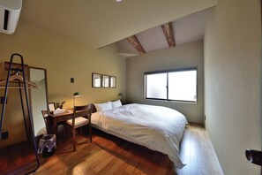 Kamer (Takeya Nishijin Bekkan) | Individueel gedecoreerd, een bureau, een strijkplank/strijkijzer